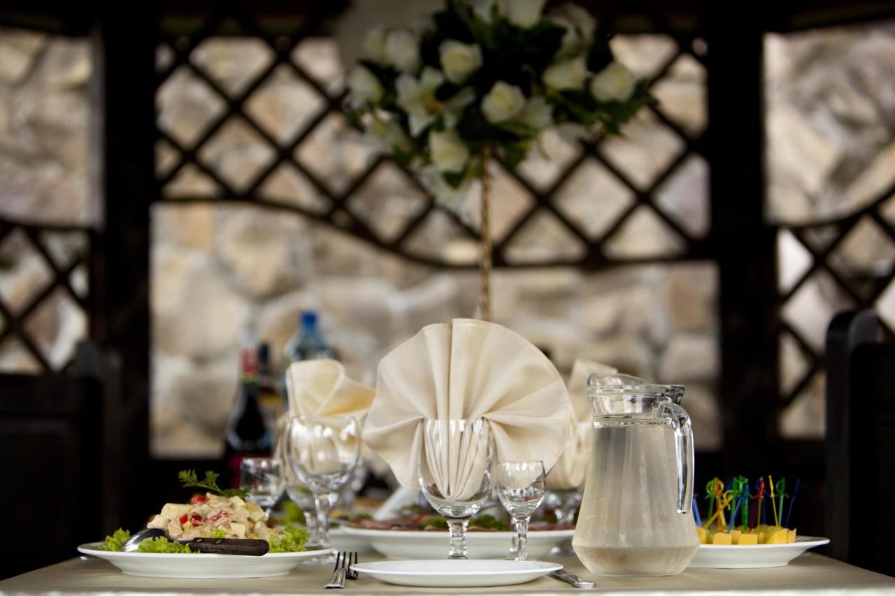 Отель Отельный комплекс Бахус Ужгород-14