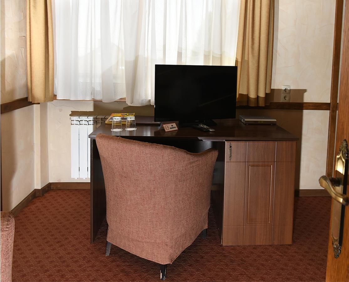 Отель Отельный комплекс Бахус Ужгород-5