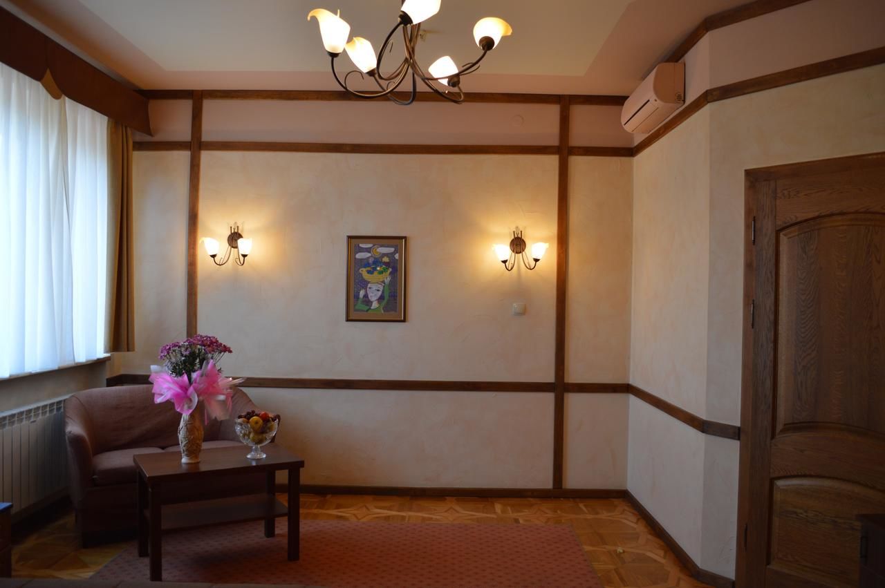 Отель Отельный комплекс Бахус Ужгород