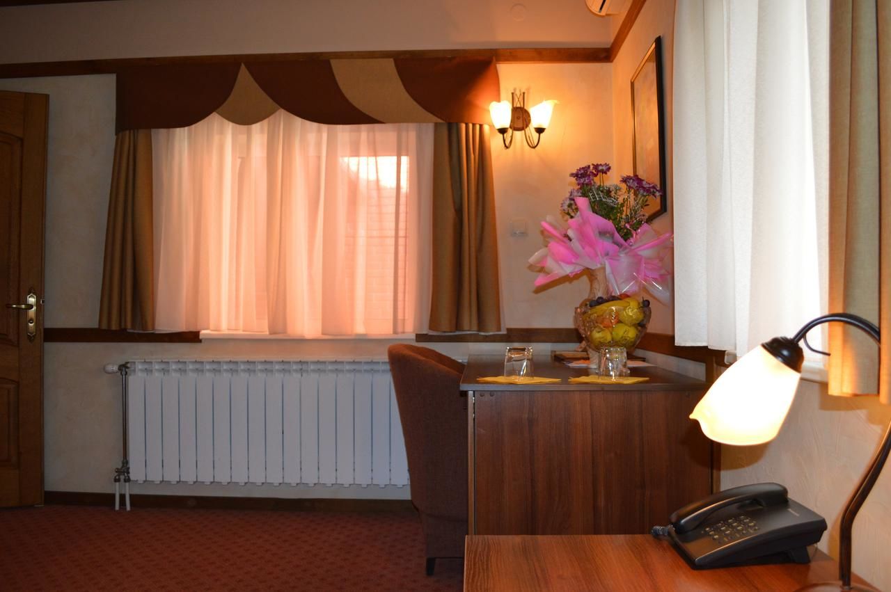 Отель Отельный комплекс Бахус Ужгород