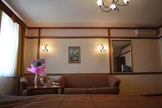 Отель Отельный комплекс Бахус Ужгород Полулюкс-2