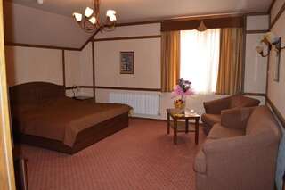 Отель Отельный комплекс Бахус Ужгород Полулюкс-3