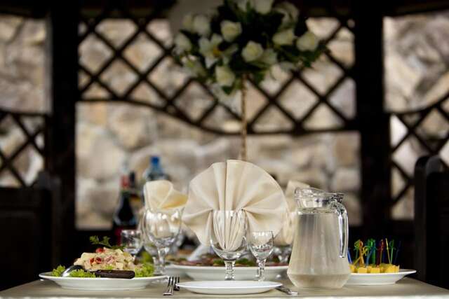 Отель Отельный комплекс Бахус Ужгород-13