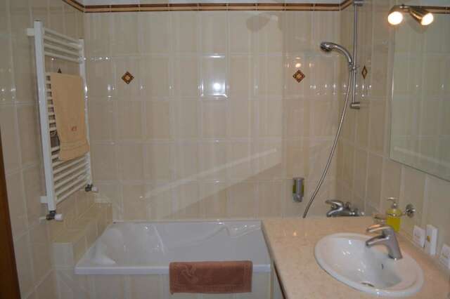 Отель Отельный комплекс Бахус Ужгород-54